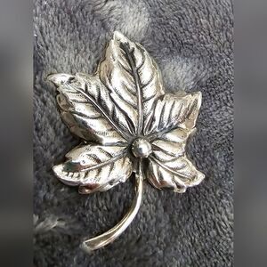 VTG 1960's Stamped Sterling Silver Maple Leaf Brooch